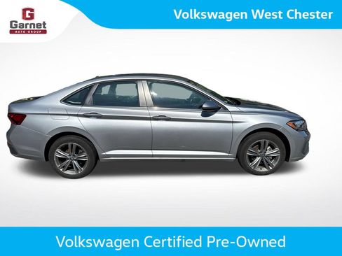Used 2023 Volkswagen Jetta SE FWD image 7