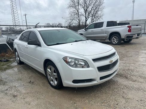 Used 2012 Chevrolet Malibu LS FWD image 2