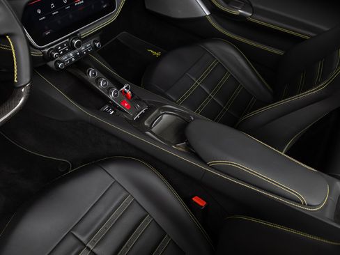 Certified 2020 Ferrari Portofino RWD image 96