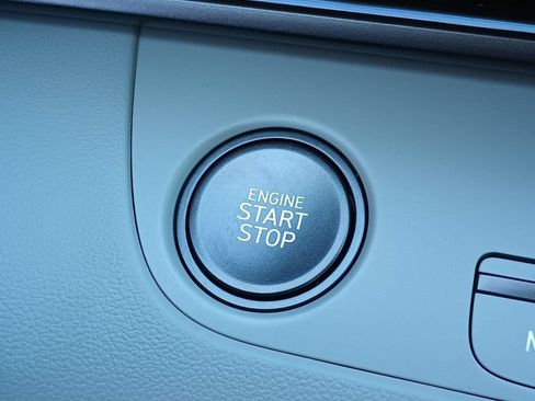 Certified 2024 Hyundai Elantra Limited FWD image 30