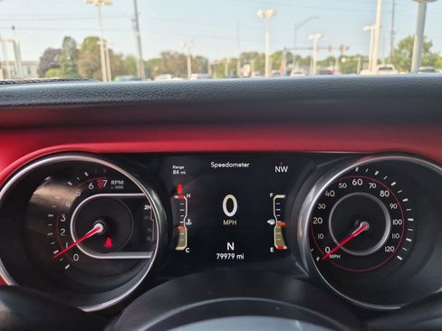 Used 2018 Jeep Wrangler Rubicon AWD/4WD image 15