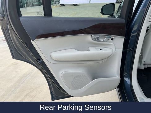 Used 2018 Volvo XC90 T6 Momentum w/ Convenience Package image 18