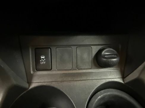 Used 2012 Toyota RAV4 4WD w/ Value Pkg image 32