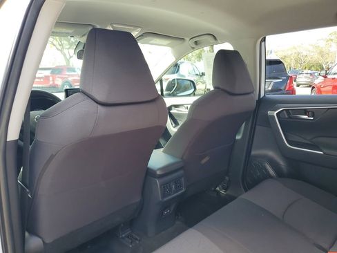 Used 2022 Toyota RAV4 XLE image 8