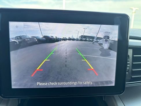 Used 2021 Ford Explorer XLT image 19