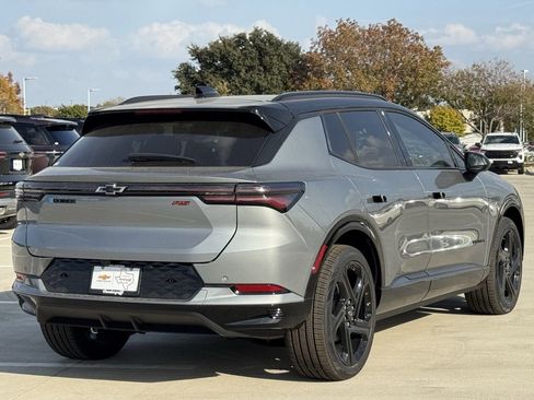 New 2026 Chevrolet Equinox EV RS image 7