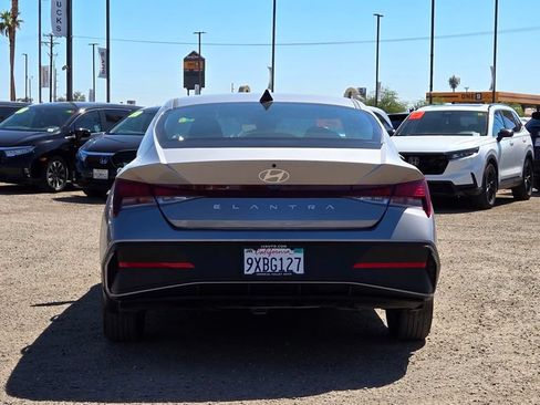 Used 2026 Hyundai Elantra SE FWD image 5