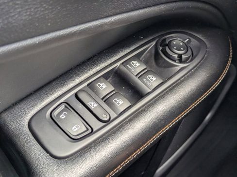 Used 2019 Jeep Compass Latitude w/ Popular Equipment Group FWD image 23
