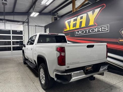 Used 2024 Chevrolet Silverado 2500 LT AWD/4WD image 18