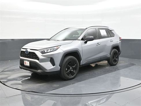 Certified 2022 Toyota RAV4 LE image 1