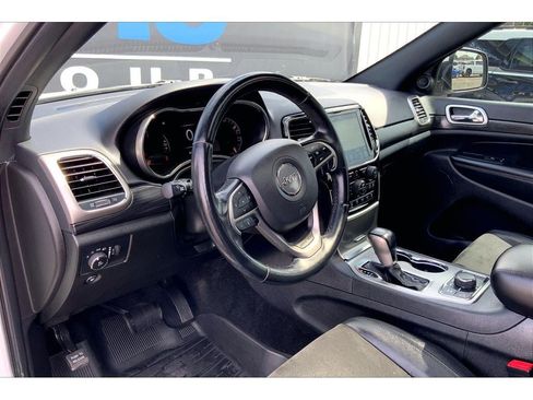 Used 2022 Jeep Grand Cherokee Laredo X AWD/4WD image 16