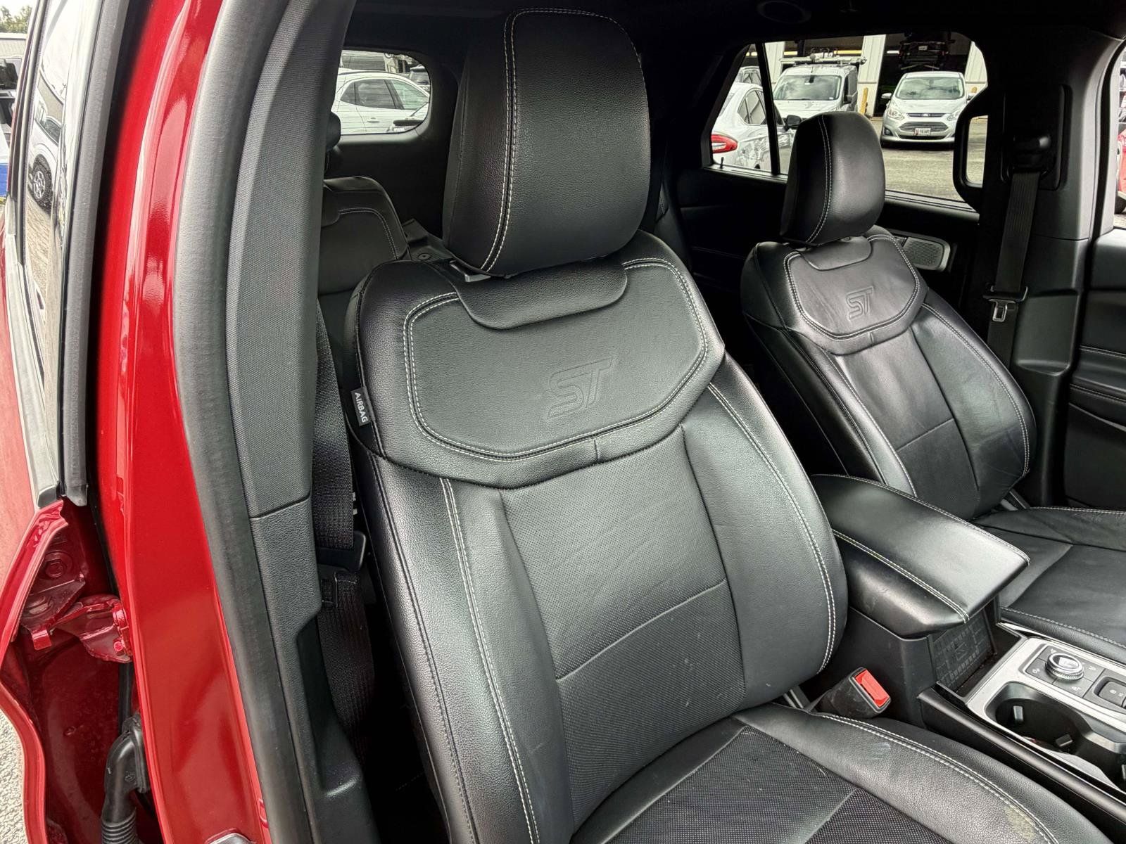 Used 2022 Ford Explorer ST w/ Equipment Group 401A AWD/4WD image 29