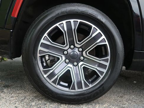 Used 2024 Jeep Wagoneer Series II image 55