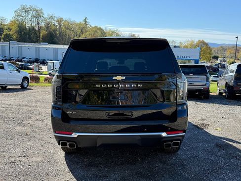 New 2025 Chevrolet Suburban High Country image 5