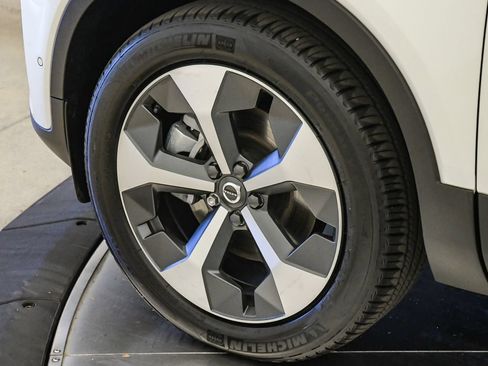 Certified 2026 Volvo XC40 B5 Plus AWD/4WD image 10
