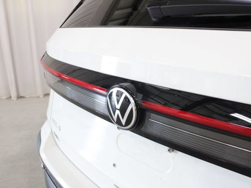 Used 2025 Volkswagen Taos SEL w/ Black Wheel Plus Package AWD/4WD image 32