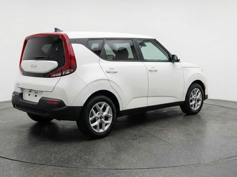 Used 2025 Kia Soul LX w/ LX Technology Package image 9