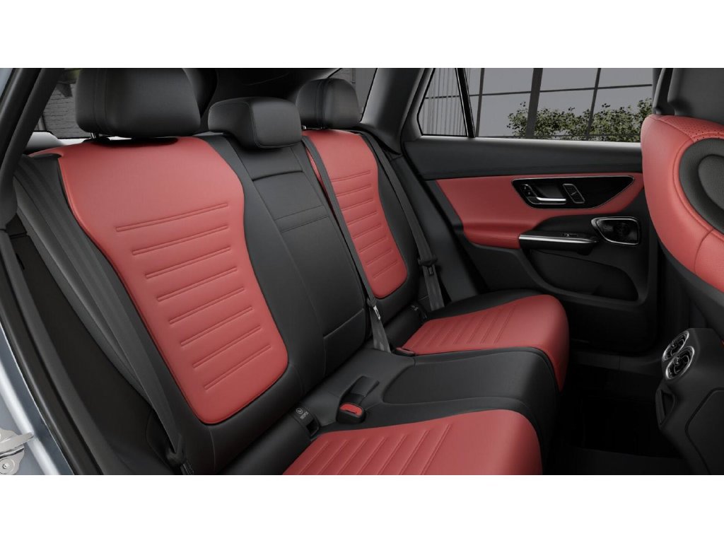 Used 2026 Mercedes-Benz GLC 300 4MATIC image 5