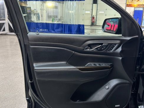 Used 2021 GMC Acadia AT4 w/ Technology Package image 12