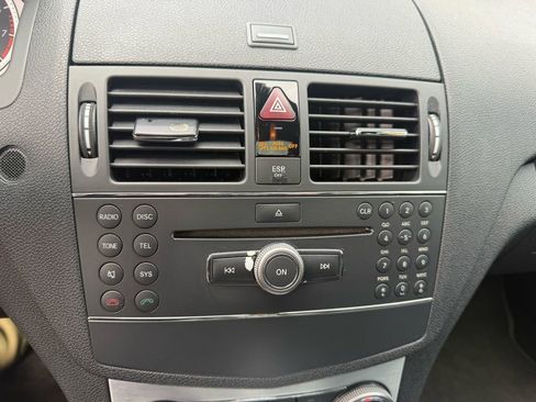 Used 2008 Mercedes-Benz C 300 Sport image 19