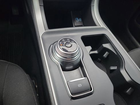 Used 2022 Ford Edge SE w/ Black Appearance Package image 19