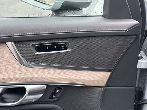 New 2026 Volvo XC90 B6 Plus image 12