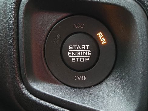 New 2025 Jeep Gladiator Sport image 21