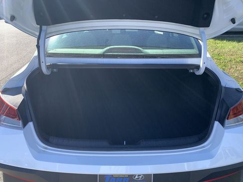 New 2025 Hyundai Elantra SEL image 20