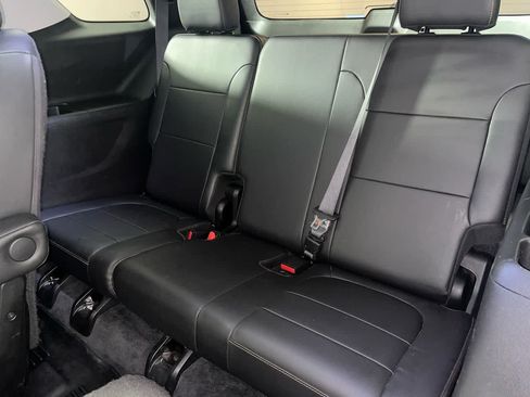 Used 2020 Chevrolet Traverse RS FWD image 25