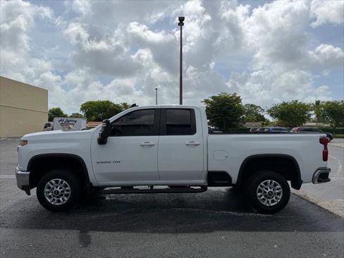 Used 2022 Chevrolet Silverado 2500 LT w/ Convenience Package RWD image 3