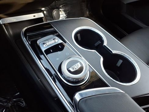 Certified 2025 Cadillac Lyriq Luxury w/ LPO, Floor Liner Package AWD/4WD image 33