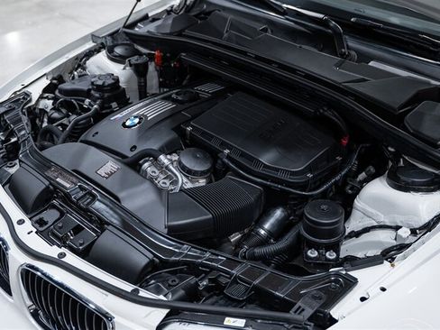 Used 2011 BMW 1 Series M RWD image 40