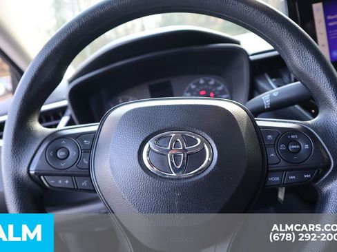 Used 2025 Toyota Corolla LE image 28