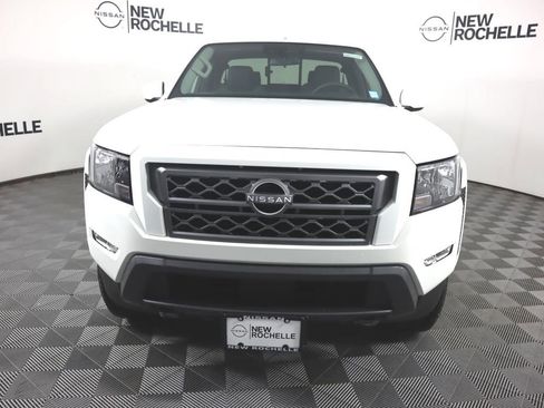 Certified 2024 Nissan Frontier SV w/ SV Convenience Package image 3