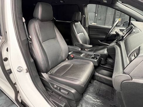 Used 2024 Honda Odyssey Sport image 4