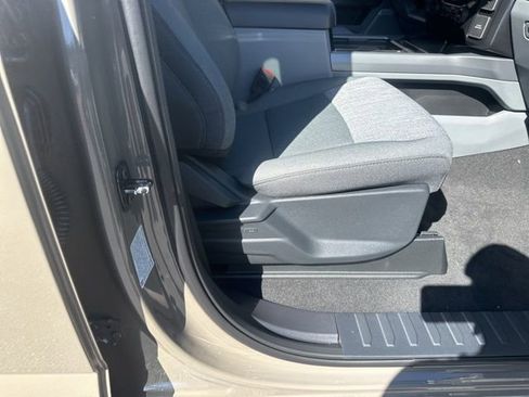 New 2026 Ford F250 XLT w/ XLT Premium Package RWD image 33