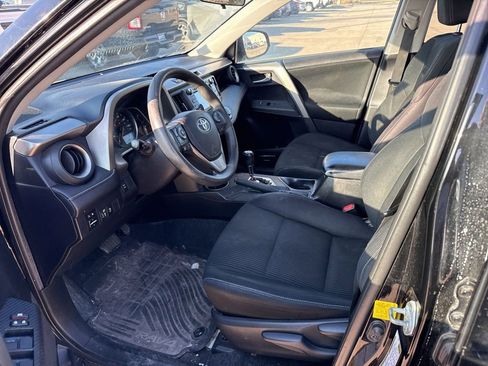 Used 2015 Toyota RAV4 XLE image 13