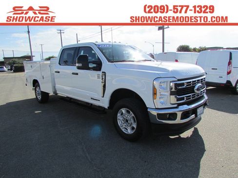 Used 2025 Ford F350 XLT image 1