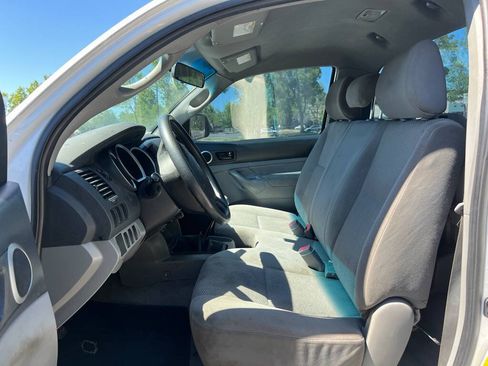 Used 2005 Toyota Tacoma 2WD Regular Cab image 9
