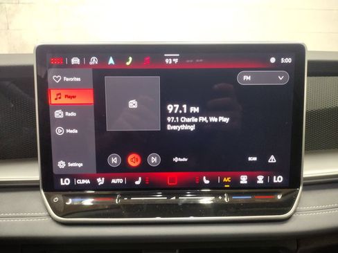 Used 2025 Volkswagen Tiguan SE FWD image 26