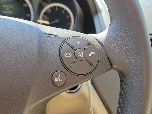 Used 2010 Mercedes-Benz C 300 Sedan image 23