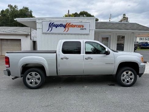 Used 2011 GMC Sierra 1500 SLE w/ Regional Value Package RWD image 2