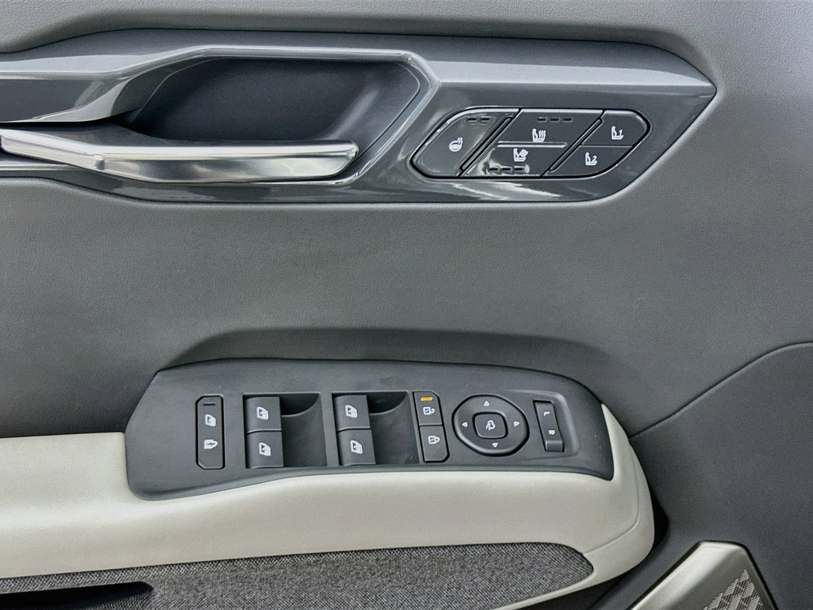 Used 2024 Kia EV9 Land AWD/4WD image 18