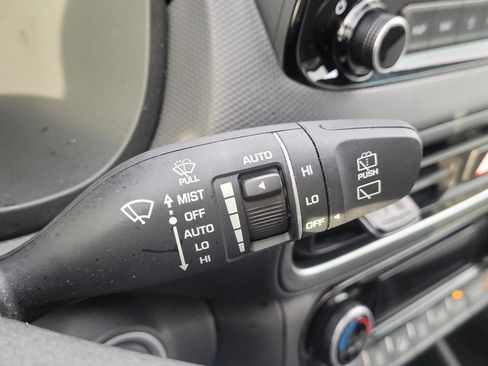 Used 2023 Hyundai Kona Limited image 32