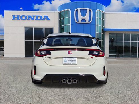 Used 2024 Honda Civic Type R image 4