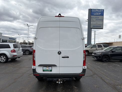 Used 2023 Mercedes-Benz Sprinter 144 Cargo image 9