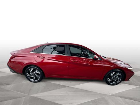 Used 2024 Hyundai Elantra SEL w/ Convenience Package FWD image 9