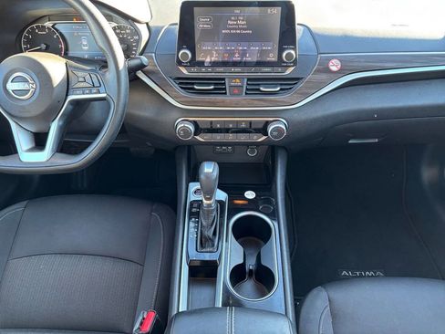 Used 2024 Nissan Altima 2.5 SV image 20