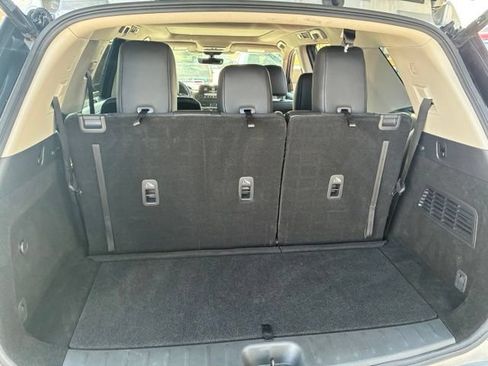 Certified 2025 Nissan Pathfinder SL w/ SL Premium Package FWD image 18