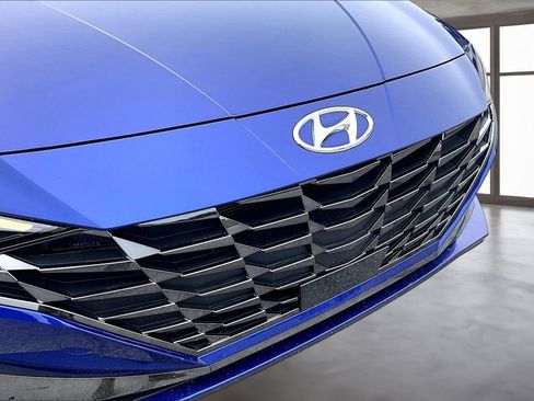Used 2023 Hyundai Elantra Limited w/ Cargo Package FWD image 31